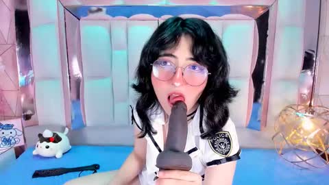 sara  online show from September 20, 6:05 am