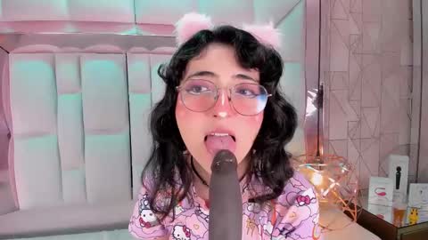 sara  online show from September 13, 6:05 am