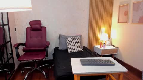 Sara and Edward online show from November 9, 11:57 am