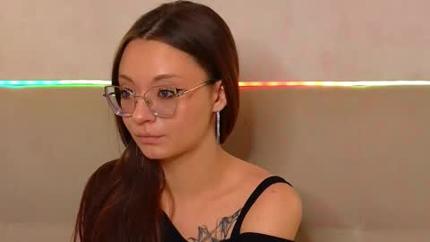 Sara online show from December 14, 8:04 pm