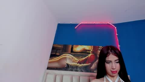 Snapshot of sararoy_ chatting on February 12, 12:44 pm Sara online show from February 12, 12:44 pm