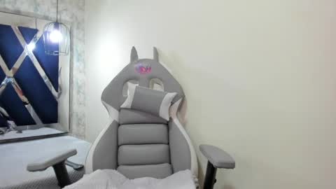   online show from March 8, 1:57 pm