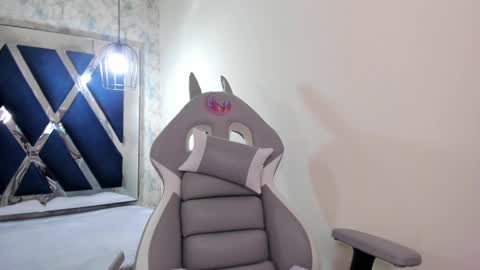   online show from March 6, 5:43 pm