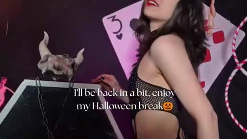   online show from October 24, 11:11 am