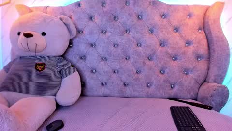   online show from February 12, 5:48 pm