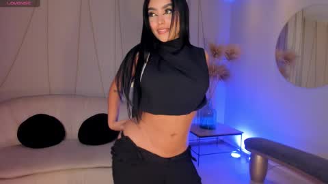 Snapshot of sarawinstone_ chatting on February 26, 8:47 pm Sara Winstone online show from February 26, 8:47 pm