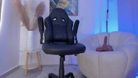 Sara Winstone online show from September 22, 11:20 pm