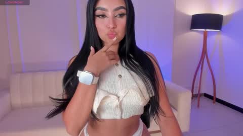 Snapshot of sarawinstone_ chatting on March 5, 8:32 pm Sara Winstone online show from March 5, 8:32 pm