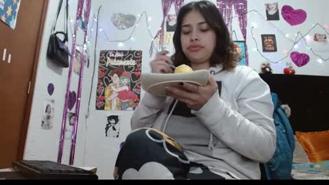 Snapshot of saray_extrovert1 chatting on December 26, 11:32 am Sara Jimenez online show from December 26, 11:32 am