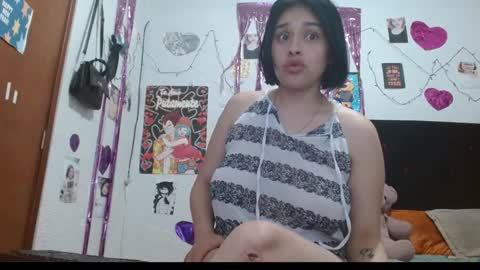 Snapshot of saray_extrovert1 chatting on January 8, 2:35 am Sara Jimenez online show from January 8, 2:35 am