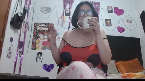 Snapshot of saray_extrovert1 chatting on December 31, 3:12 am Sara Jimenez online show from December 31, 3:12 am