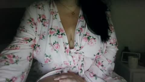 Sara online show from April 4, 1:29 pm