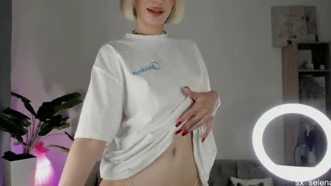 Your Selena 3 online show from April 16, 3:06 am