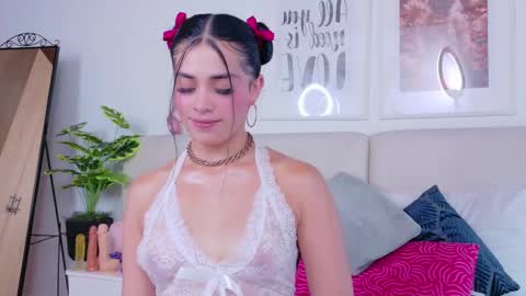 Sara online show from October 8, 8:48 pm