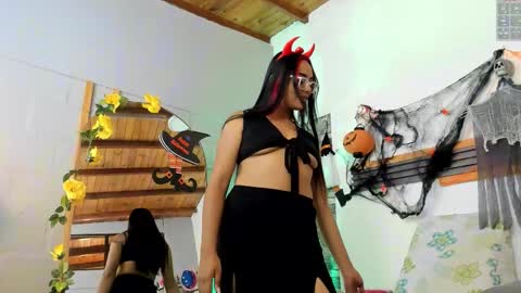 Sara online show from November 1, 2:45 am