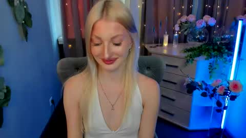 sarrah_blush online show from September 15, 1:45 pm