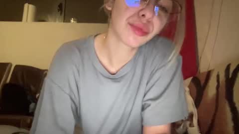 Sarrah online show from January 9, 12:03 am