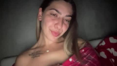 Sarrah online show from October 21, 9:07 pm