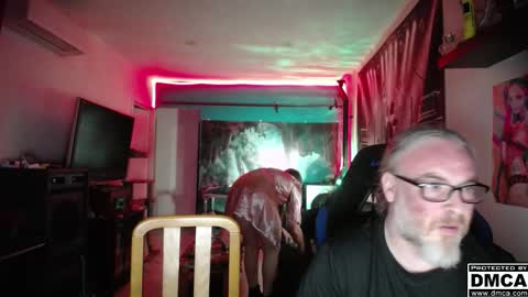 Giselle and Jay online show from November 17, 4:53 pm