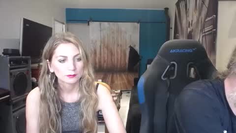 Giselle and Jay online show from October 3, 11:18 am