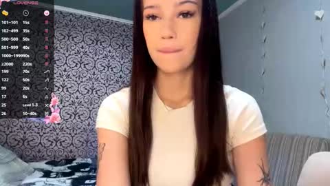 Valentina online show from October 18, 9:02 am