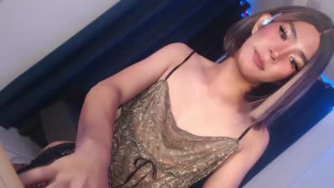 Snapshot of sasha_blade chatting on February 20, 10:59 am Sasha online show from February 20, 10:59 am