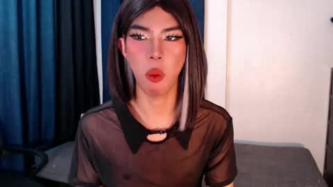 Snapshot of sasha_blade chatting on January 24, 1:14 pm Sasha online show from January 24, 1:14 pm