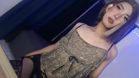 Snapshot of sasha_blade chatting on February 23, 5:01 am Sasha online show from February 23, 5:01 am