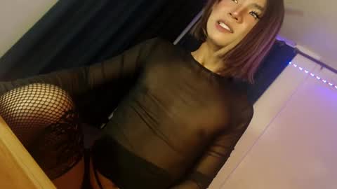 Snapshot of sasha_blade chatting on February 19, 7:50 am Sasha online show from February 19, 7:50 am