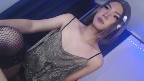 Snapshot of sasha_blade chatting on February 20, 4:50 am Sasha online show from February 20, 4:50 am