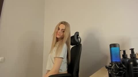 Sasha Vesmus online show from November 14, 10:55 pm