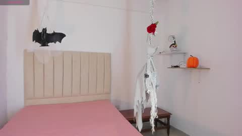 Sashaa online show from October 20, 11:15 am