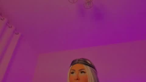   Sasha   online show from October 20, 4:50 am