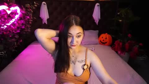 sashaduvalle online show from October 28, 6:25 am