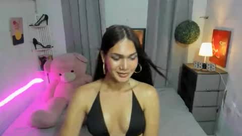 ESTELLA online show from February 22, 2:08 pm