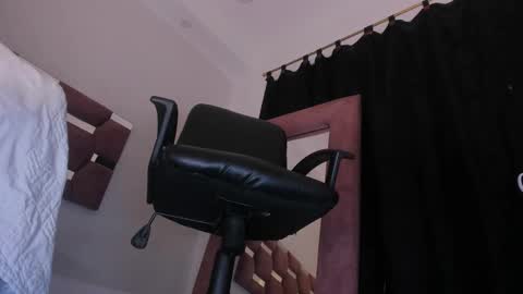 Manuela  online show from November 1, 4:33 am