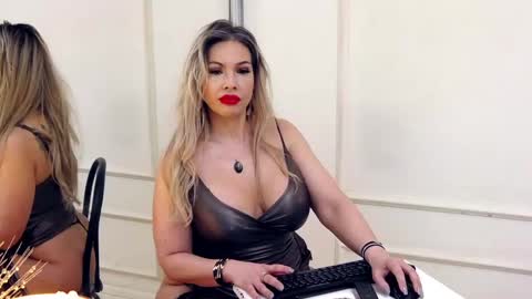 Snapshot of sashavaughn chatting on February 27, 9:29 am Sasha online show from February 27, 9:29 am