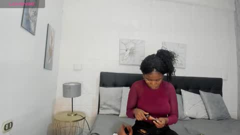 SashhaLux22 online show from February 13, 5:00 am