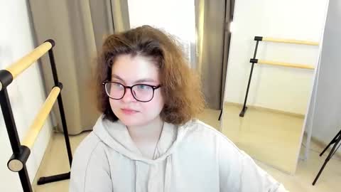 Snapshot of sashy_way chatting on September 17, 9:18 pm .Alexandra online show from September 17, 9:18 pm