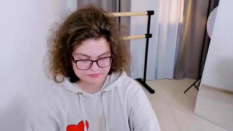 Snapshot of sashy_way chatting on September 15, 9:38 pm .Alexandra online show from September 15, 9:38 pm