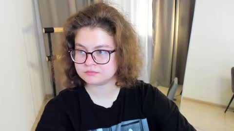 Snapshot of sashy_way chatting on September 18, 9:30 pm .Alexandra online show from September 18, 9:30 pm