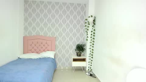 saski martell online show from December 3, 1:01 pm