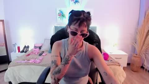 saskia_vellour online show from January 18, 7:56 pm