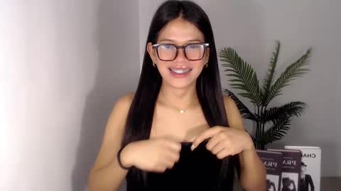 Snapshot of sassy_monie chatting on January 21, 6:02 pm sassy_monie online show from January 21, 6:02 pm