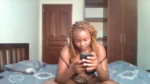 sassyassy_ online show from May 23, 11:50 am