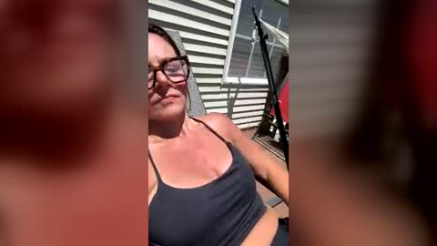 sassynsweetmilf online show from June 20, 5:30 pm