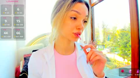 sassyt33n online show from April 12, 6:17 am