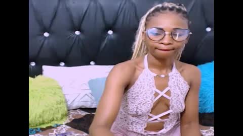 sasyylissaa online show from March 13, 9:45 am