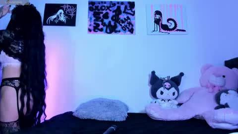    im expecting 300 thumbs up on my altar online show from May 14, 11:25 pm