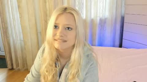 satinpresence online show from June 3, 5:43 am